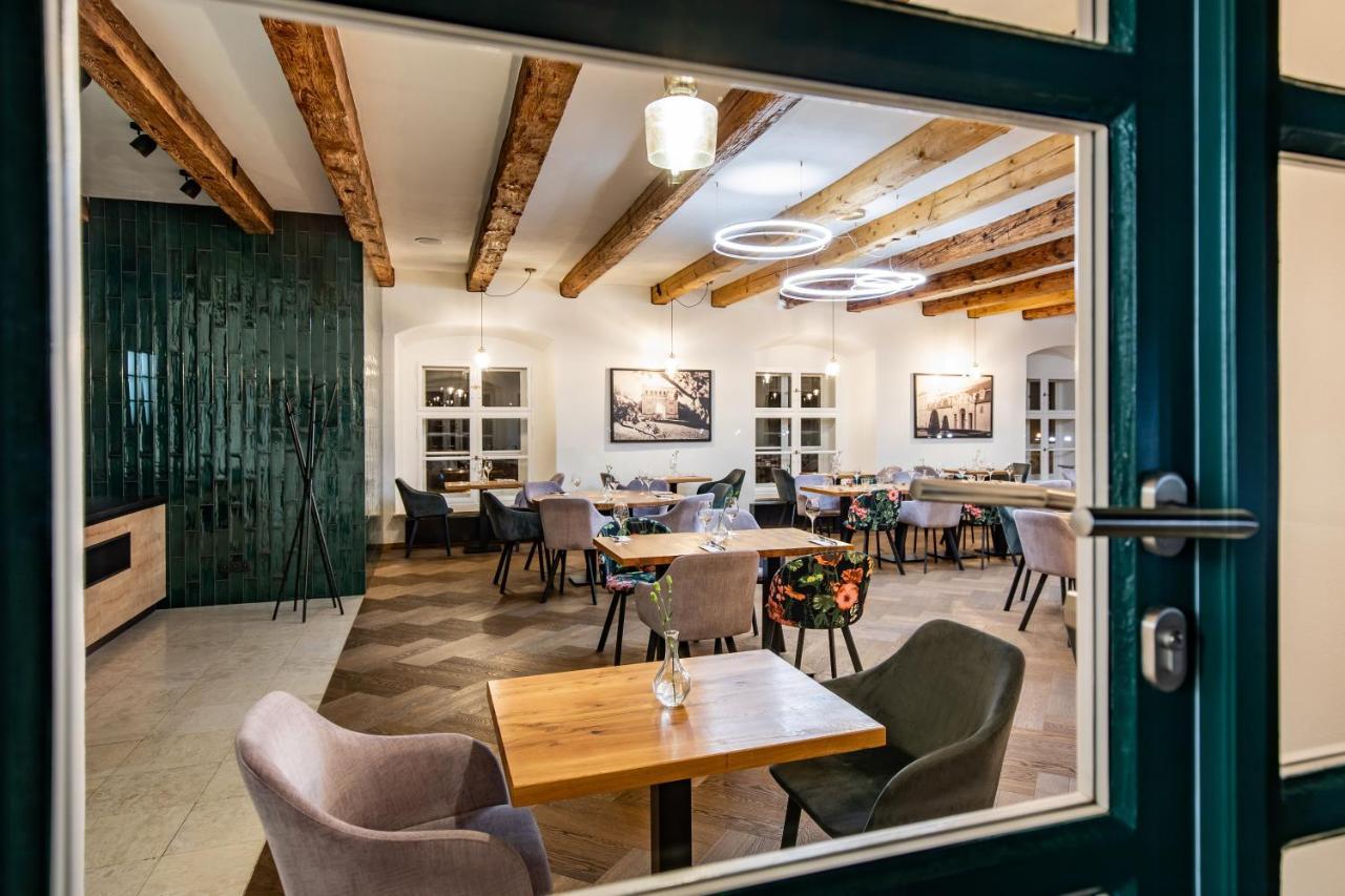 Zamecky Hotel Anton Florian فالتيس المظهر الخارجي الصورة